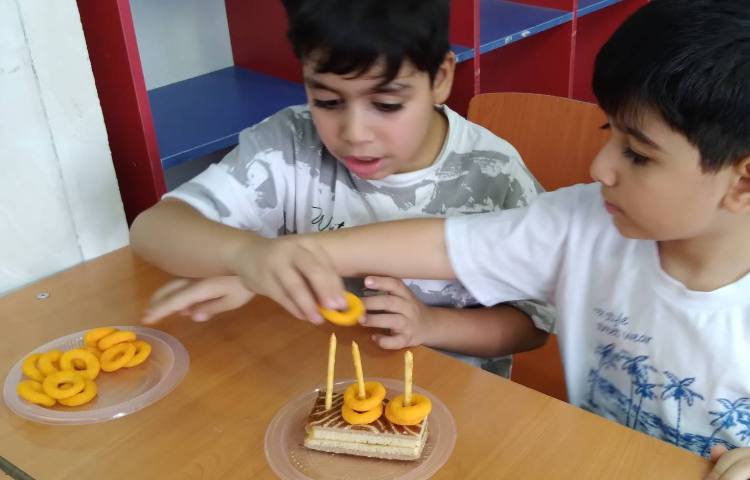 زنگ ریاضی : شناخت اعداد سه‌رقمی و محاسبه جمع دو عدد 1