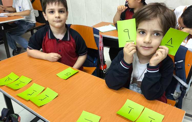 زنگ ریاضی عدد نویسی با کارت 4
