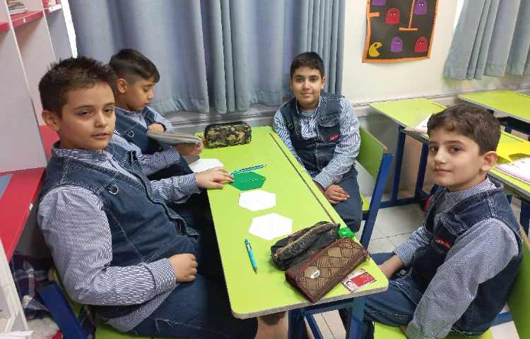 زنگ ریاضی مبحث جمع و تفریق ریاضی همراه با دست ورزی 3