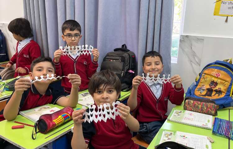 زنگ ریاضی : کاردستی الگوهای متقارن 4