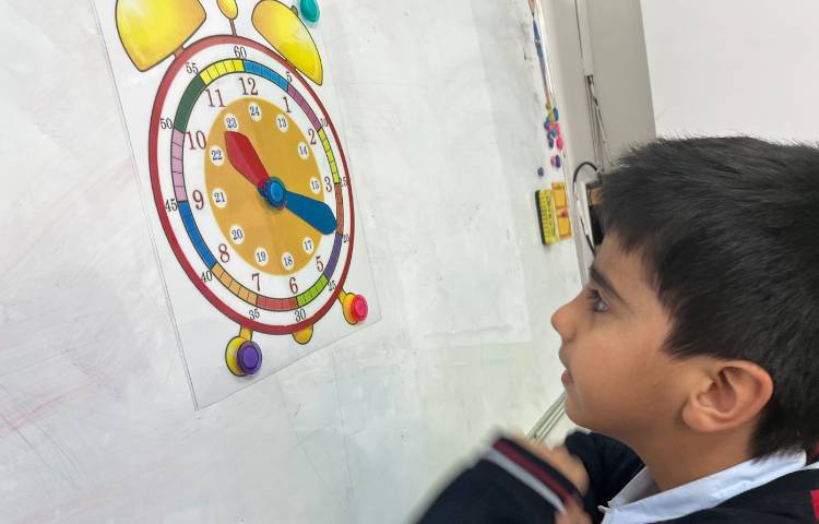 زنگ ریاضی: یادگیری ساعت های بعدازظهر و قبل ظهر 3