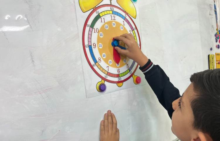 زنگ ریاضی: یادگیری ساعت های بعدازظهر و قبل ظهر 4