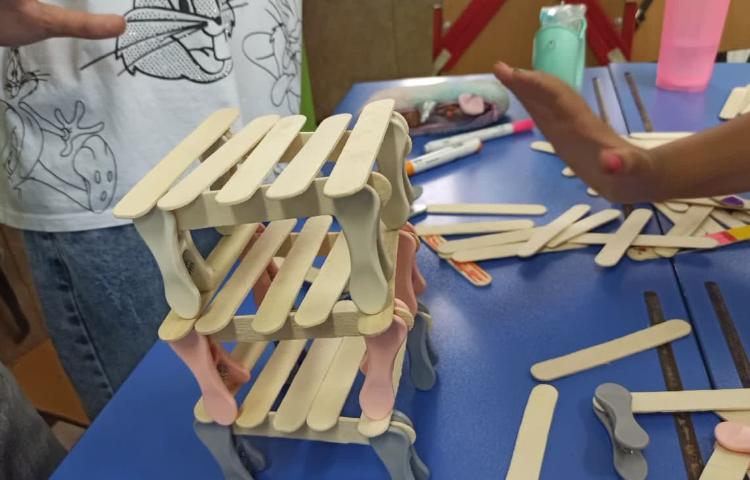 زنگ ساخت و ساز 2