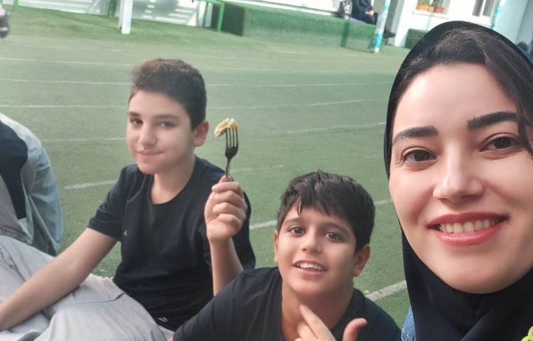 زنگ شاد ( تغذیه مشترک همه بچه‌ها پاستا ) 1