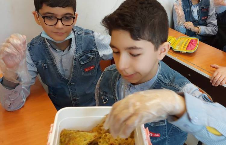 زنگ شاد خوردن غذای محلی جنوب کشور بعد آزمون ارزشیابی ماهانه 2