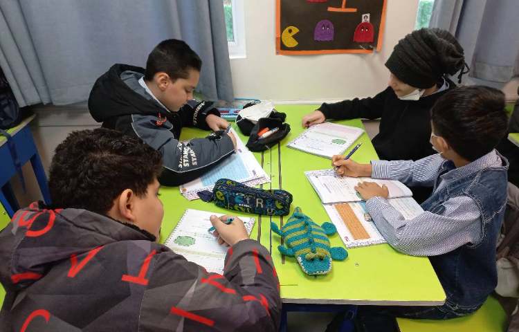 زنگ شیرین فارسی همراه با تکمیل کتاب کار صورت گروهی 1