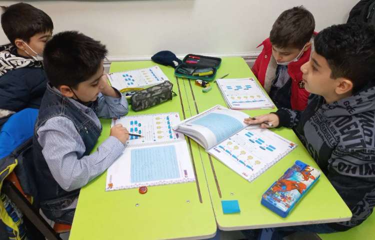 زنگ شیرین فارسی همراه با تکمیل کتاب کار صورت گروهی 3