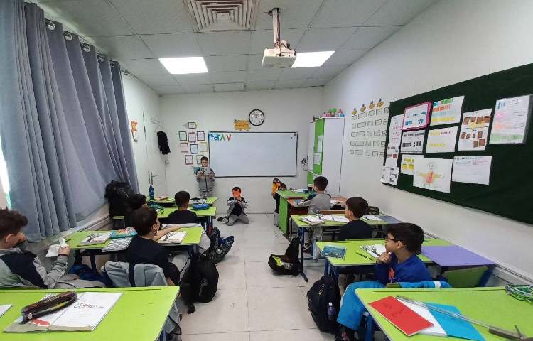 زنگ شیرین فارسی و نمایش روباه و زاغ 3