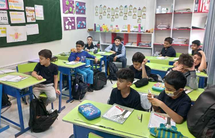 زنگ شیرین فارسی و نمایش روباه و زاغ 4