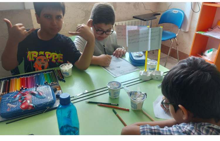 زنگ شیرین میان وعده و توزیع میان وعده در تمامی کلاس ها 1