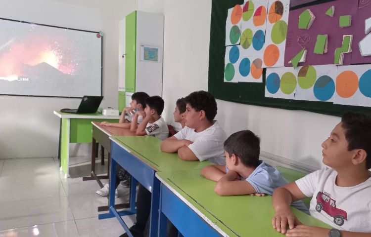 زنگ شیرین نجوم و مشاهده مستند تولد سیاره زمین 2