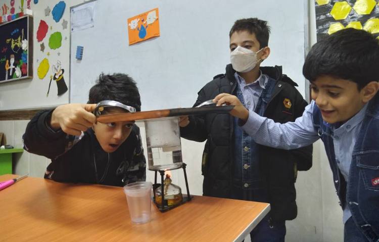 زنگ علوم:ازمایش ذوب،تبخیر و میعان توسط دانش‌آموزان