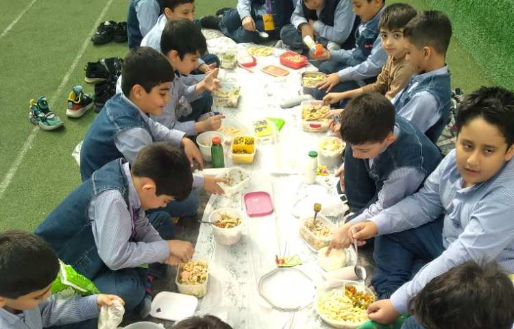 زنگ علوم:تهیه سالاد ماکارونی ، انجام فعالیت درس دوم