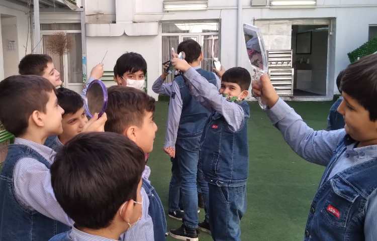 زنگ علوم: آشنایی با انواع آینه‌ها و کاربرد آنها