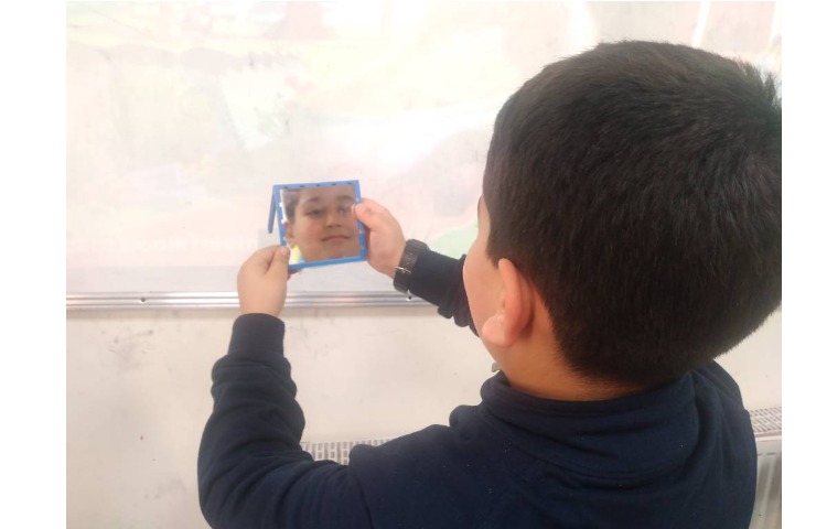 زنگ علوم: آشنایی دانش آموزان با انواع آینه 3