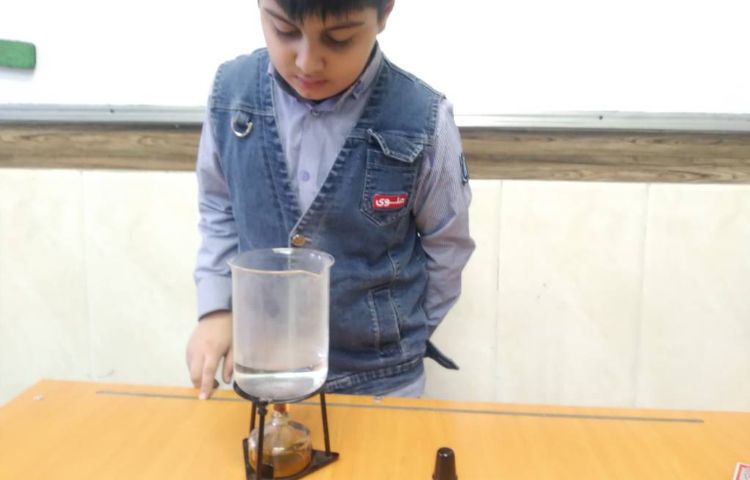 زنگ علوم: انجام آزمایش صفحه‌ی 107 درس هر کدام جای خود (1) 1