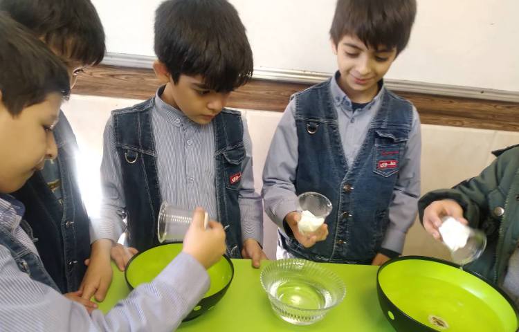 زنگ علوم: انجام آزمایش‌ها و فعالیت‌های درس چهارم (حالت مواد)