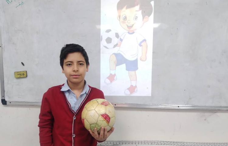 زنگ علوم : انجام ازمایش‌های هفته علوم ( فرار شگفت انگیز و توپ شیطون) 3