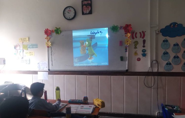 زنگ علوم : انجام فعالیت‌های کتاب کار علوم درس اول و پخش فیلم مربوط به درس 2