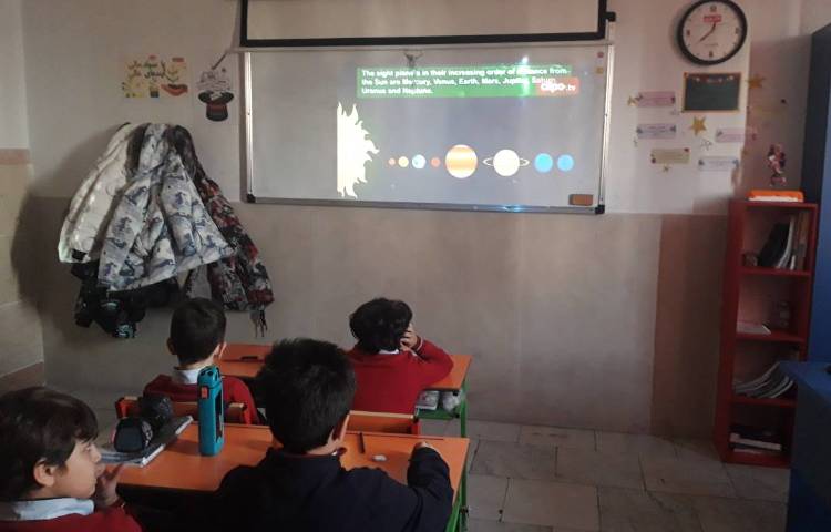 زنگ علوم ایجاد انگیزه و پخش انیمیشن برای شروع درس 1