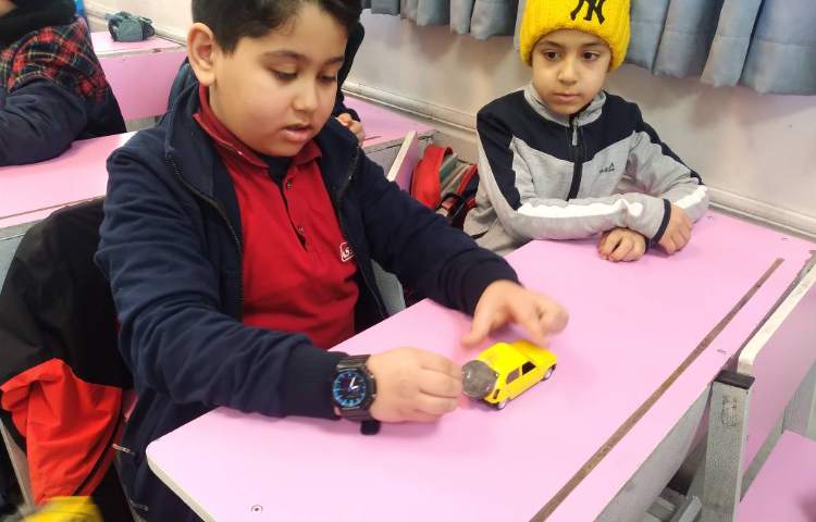 زنگ علوم: بازی با آهنربا (آشنایی بیشتر دانش آموزان با نیروی مغناطیسی) 4