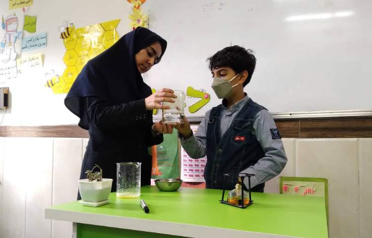 زنگ علوم : تدریس میعان و انجام فعالیت‌های مربوط به آن 4