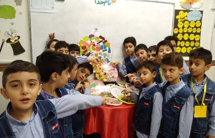 زنگ علوم: تهیه‌ی بشقاب سلامت توسط دانش‌آموزان 3