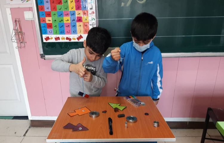 :زنگ علوم، دانشمندان کوچک در حال ماهیگیری، فصل آهنربا 4