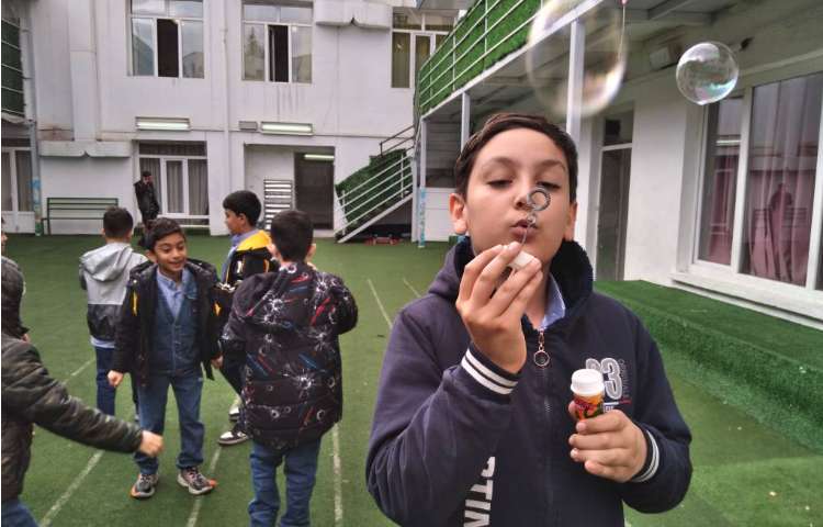 زنگ علوم: ساخت حباب و آزمایش اینکه گازها جرم دارند. 3