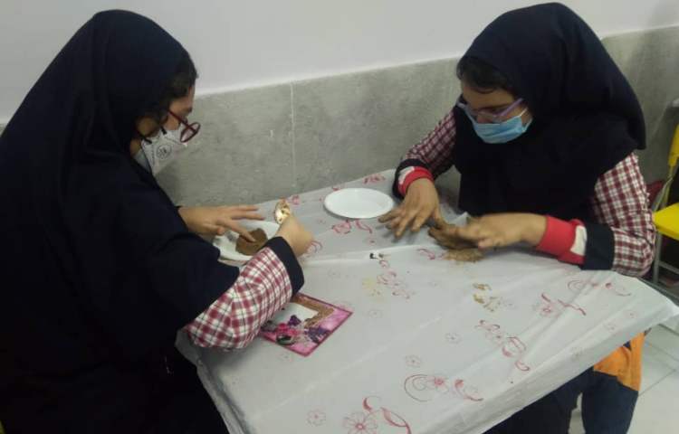 زنگ علوم همراه با شادی و لذت، ساخت اثر دست و صدف 5