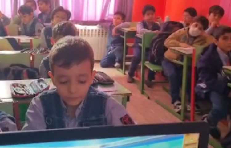 زنگ علوم: پیدایش فصل ها