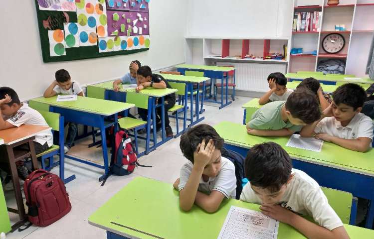 زنگ فارسی:آشنایی با ضرب المثل های ایرانی و مطالعه داستان های مرتبط به هر ضرب المثل 2