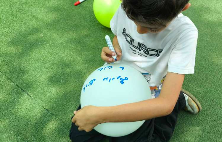 زنگ فارسی- املا بادکنکی با بازی جهت تقویت حافظه شنیداری 5