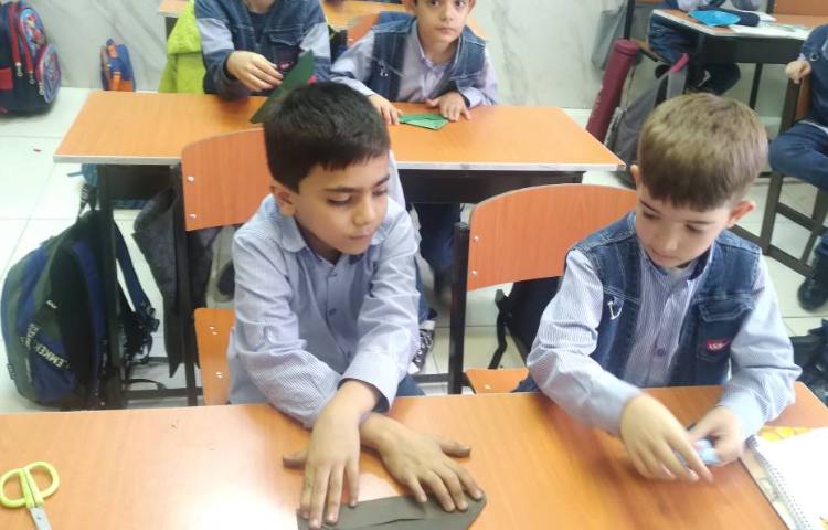 زنگ فارسی: ایجاد انگیزه با ساخت قایق و تدریس شعر هم‌بازی 1