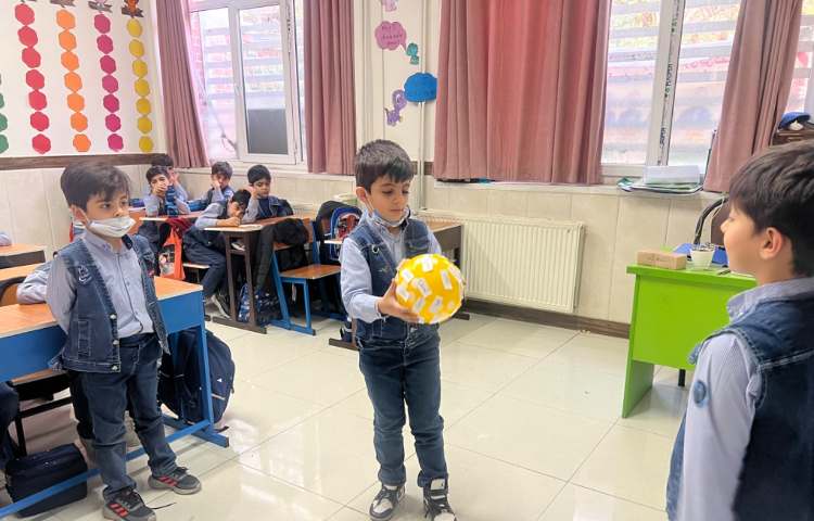 زنگ فارسی: بازی توپ کلمات ( جهت تقویت روان‌خوانی و املا) 1