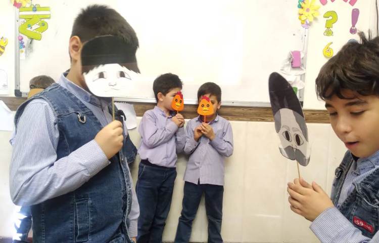 زنگ فارسی: تدریس بلدرچین و برزگر با نمایش و همکاری دانش‌آموزان 1