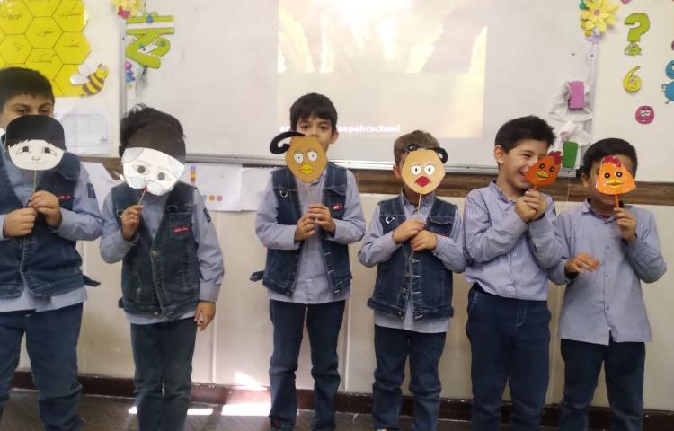 زنگ فارسی: تدریس بلدرچین و برزگر با نمایش و همکاری دانش‌آموزان 2