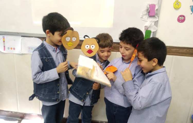 زنگ فارسی: تدریس بلدرچین و برزگر با نمایش و همکاری دانش‌آموزان