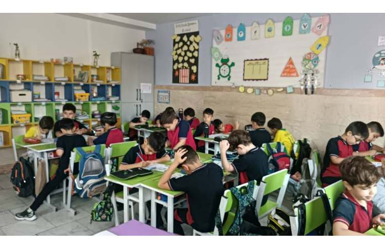 زنگ فارسی تدریس کتابخانه ی کلاس ما 2