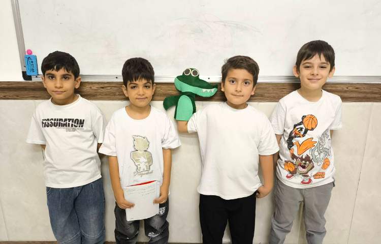 زنگ فارسی - داستان نویسی و اجرای نمایش