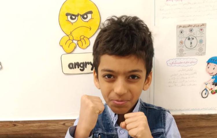 زنگ فارسی: درس پیراهن بهشتی ، نشان دادن حالت های چهره و تاثیر آن بر گفتگو 2