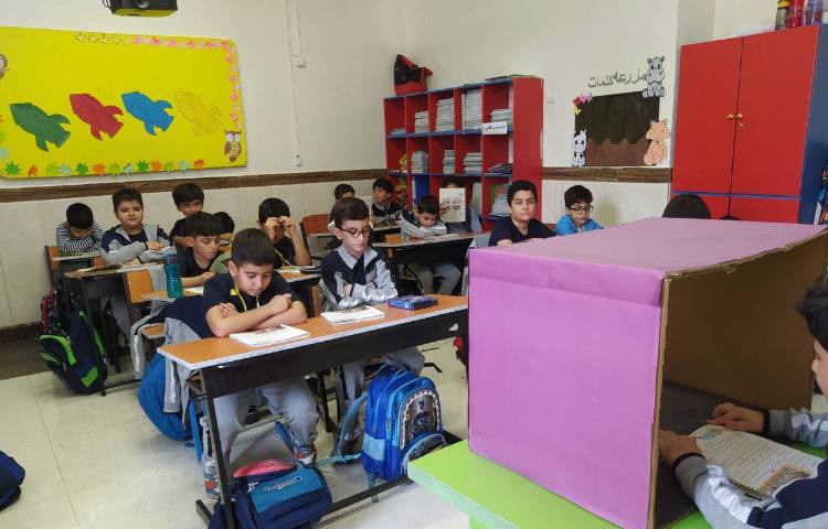 زنگ فارسی / روخوانی از درس به صورت گزارش تلویزیون 3