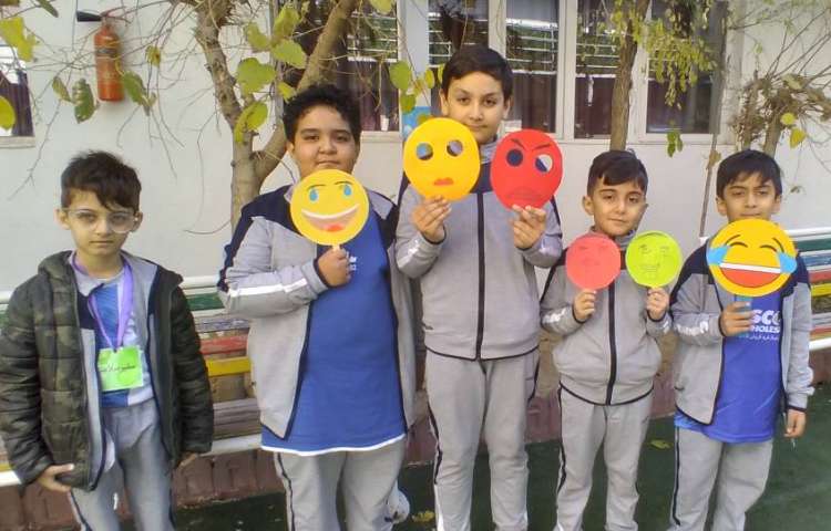 زنگ فارسی: نمایش ماسک‌های چهره (خوشحال،غمگین، ناراحت، عصبی و ...) 2