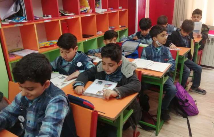 :زنگ فارسی و املا، تمرین مهارت کتابخوانی به شیوه حضور در کتابخانه 1