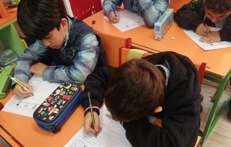 :زنگ فارسی و املا، تمرین مهارت کتابخوانی به شیوه حضور در کتابخانه 6