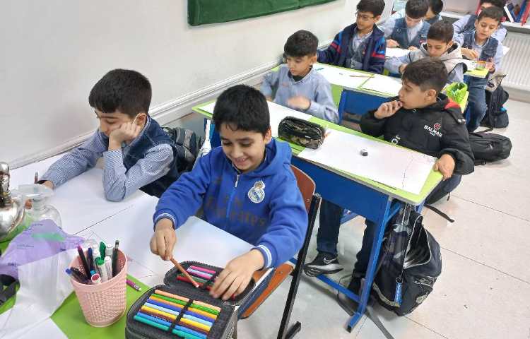 زنگ قشنگ هنر همراه با نقاشی برای مسابقه (جانِ من کیست؟ ) 1