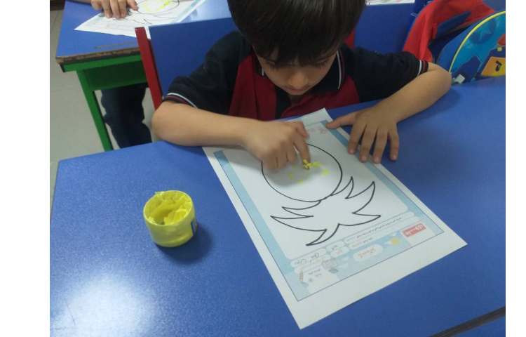 زنگ ماهرشو انجام کار چاپ آناناس با رنگ انگشتی 2