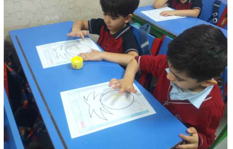 زنگ ماهرشو انجام کار چاپ آناناس با رنگ انگشتی 4