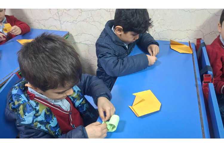 زنگ ماهرشو و تلفیق با درس خوانداری ساخت اریگامی فیل کلاس پیش 1 9