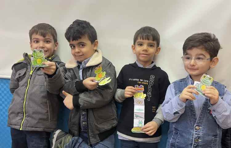 زنگ ماهرشو( کاردستی مراحل رشد قورباغه) 2